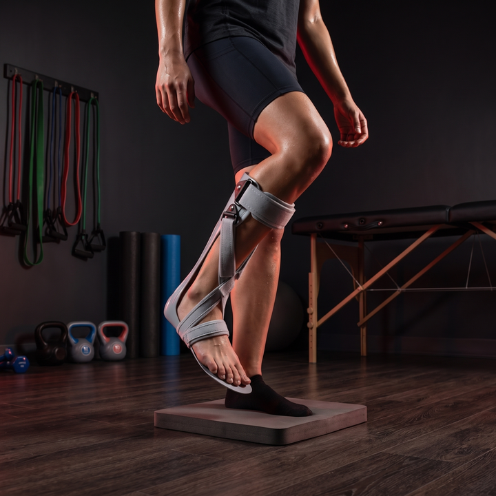 Adjustable Drop Foot Brace Breathable Ankle Foot Orthosis AFO Support Brace Dorsal Night Splint for Walking Recovery Rehabilitation Physiotherapy