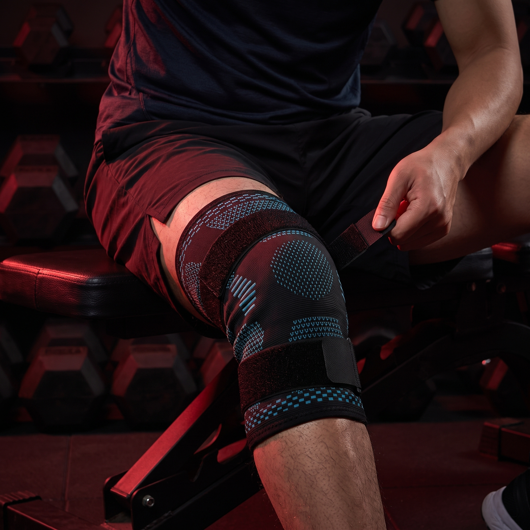 Adjustable Knee Brace with Patella Gel Pad Side Stabilizers Compression Sleeve Knee Support for Pain Relief Sports Recovery Rehabilitation Home Gym