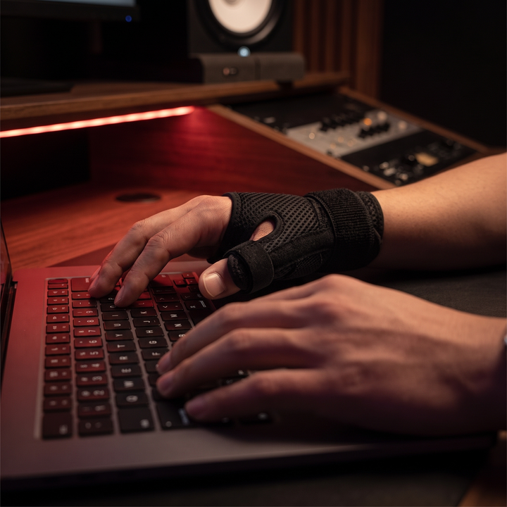 Adjustable Thumb Wrist Brace Splint Support Stabiliser Breathable Left Right Hand Physiotherapy Recovery Injury Strap Home Rehab