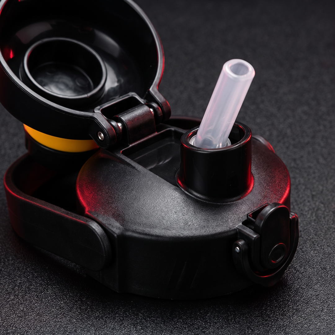 PHYSIOATHLETX Sports Water Bottle Straw Lid Detail - Black