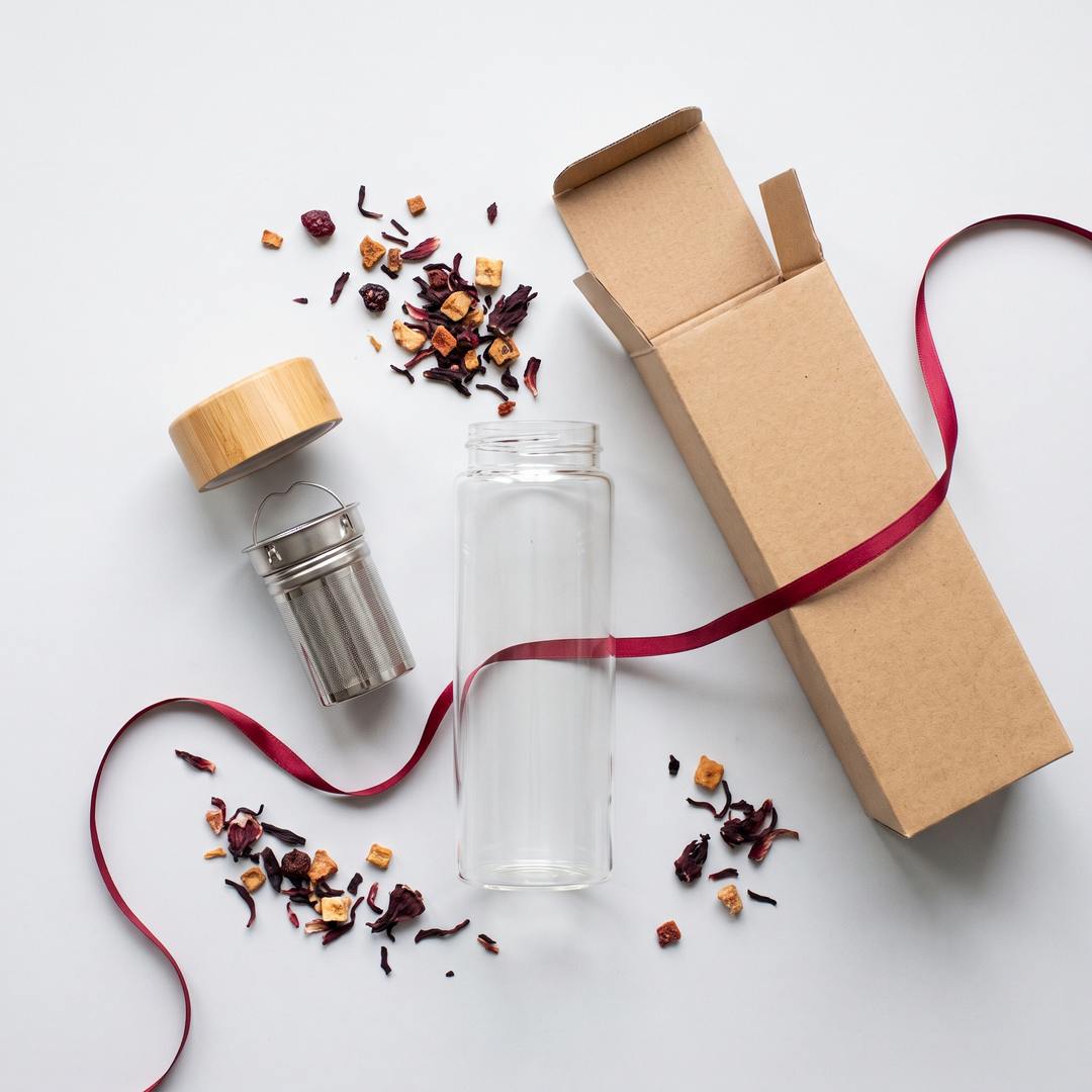 Borosilicate Glass Tea Infuser Bottle 420ml - Packaging Flat Lay