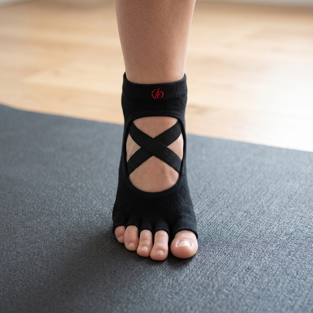 Grip Yoga Socks for Women Non-Slip Pilates Socks with X-Cross Straps Barre Ballet Fitness Socks 4 Pairs Anti-Slip Studio Workout Socks