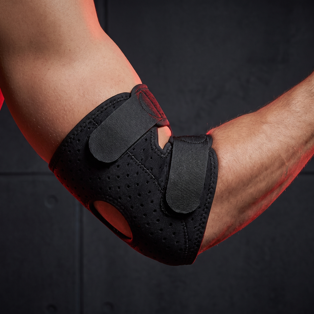 Adjustable Elbow Compression Sleeve Elbow Brace Support for Tennis Golfer Elbow Pain Relief Men Women Gym Fitness Recovery Sleeve - Black