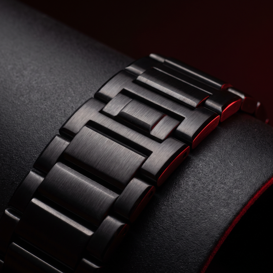 PHYSIOATHLETX smart fitness watch black steel link band material close-up