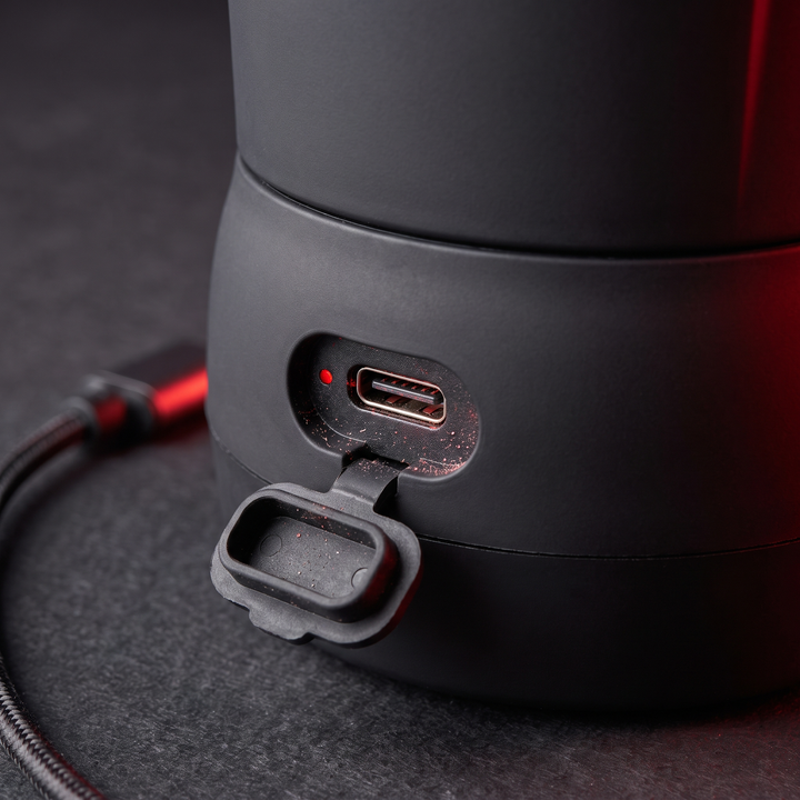 Electric Protein Shaker Bottle 650ml - Black - USB-C charging port