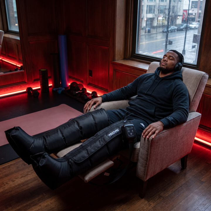 Post-travel recovery session using the full-leg air compression massager
