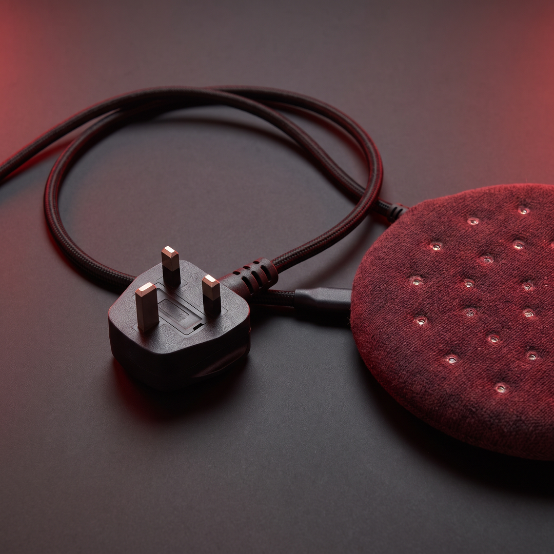 PHYSIOATHLETX Red Light Recovery Pad UK plug detail