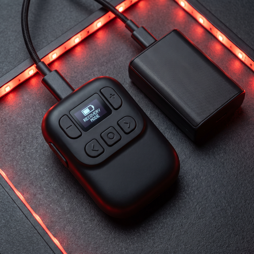 PHYSIOATHLETX Red Light Recovery Belt - controller and battery pack detail