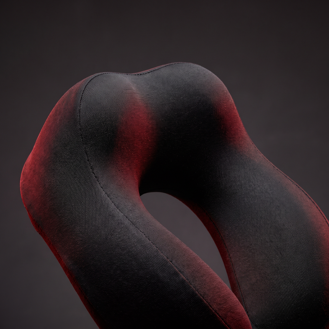 U-shaped ergonomic neck cradle design, alternate close-up